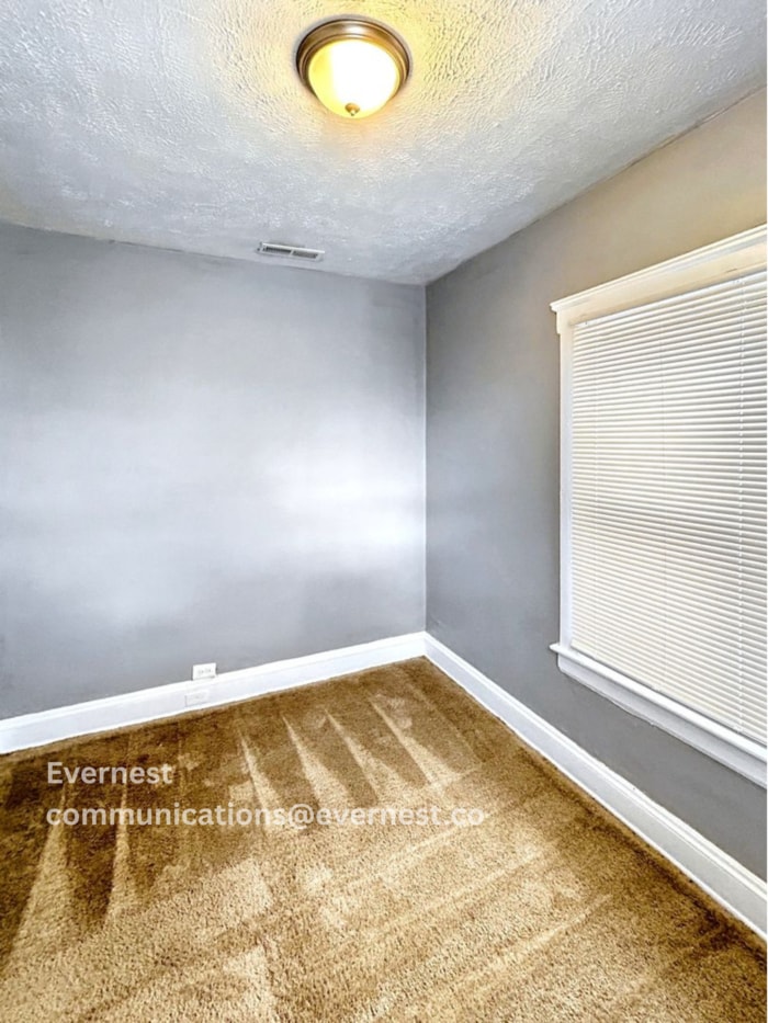 Building Photo - 5806 Bonna Ave