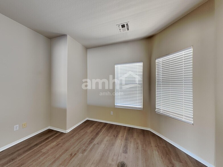 Building Photo - 3506 N 130th Ave