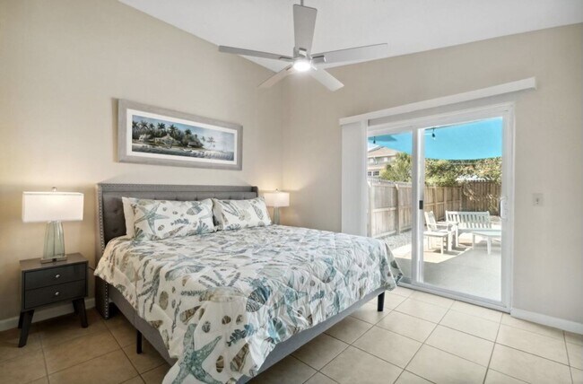 Building Photo - 5807 Sunset Ave