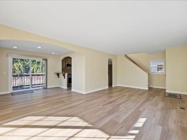 Building Photo - 910 Torbett St