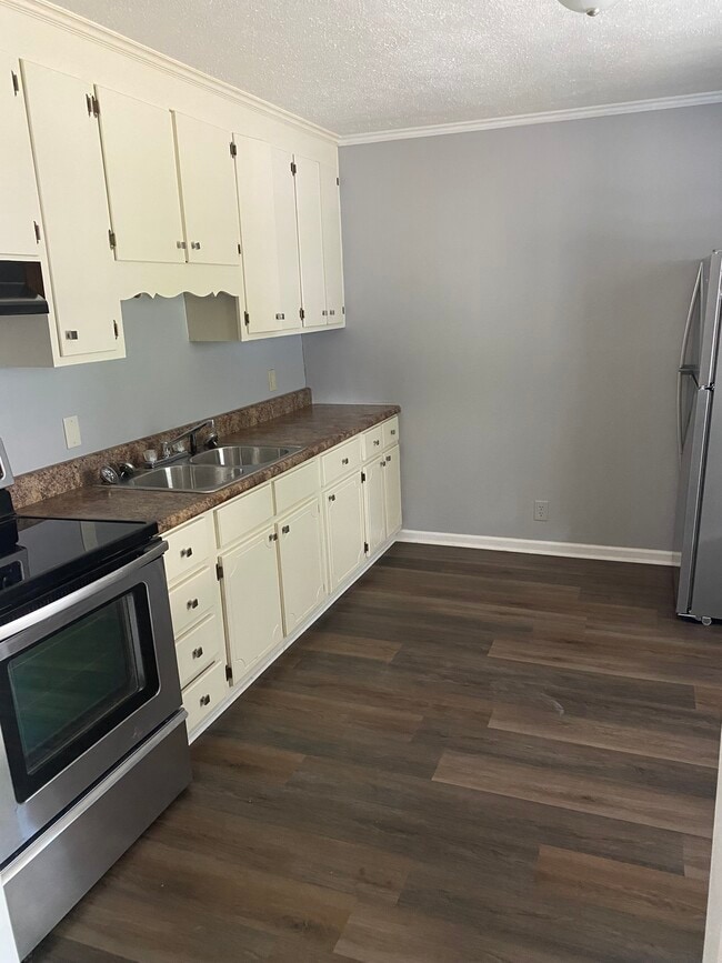 Building Photo - Legacy at Louisville (Two Bedroom Flats