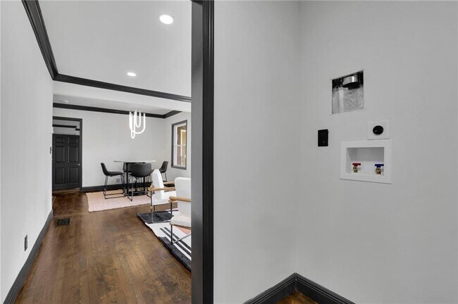 Building Photo - 1722 San Gabriel Ave