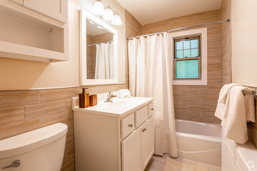 Primary Photo - Westfield Hamilton House, LLC