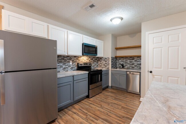 Building Photo - 112 Wilkenson Dr NE