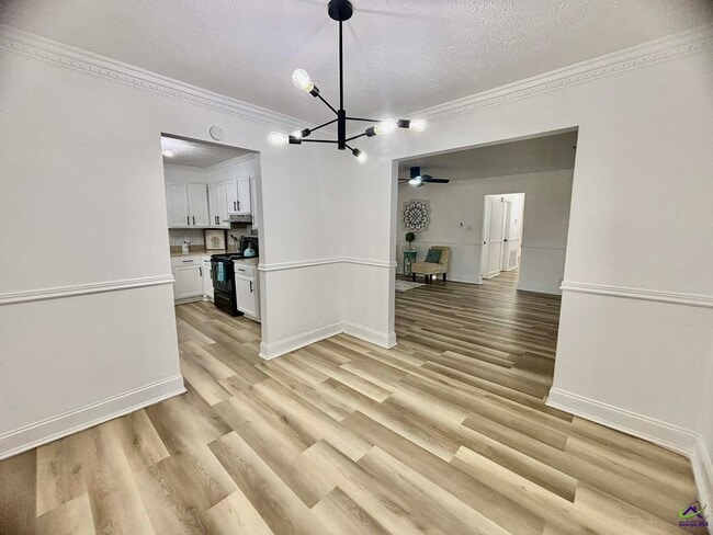 Building Photo - 2800 S Estates Rd