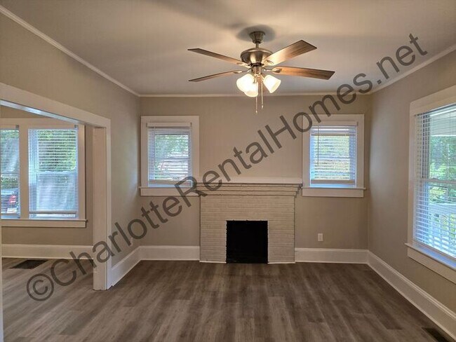 Building Photo - Stunning Renovated Home near Union Square!