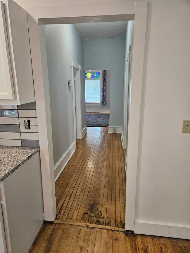 Building Photo - 1331 6th St NE