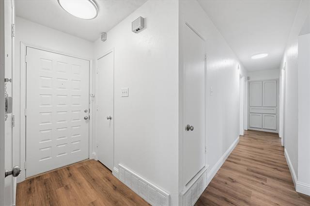 Building Photo - 7529 Meadowlark Ln N