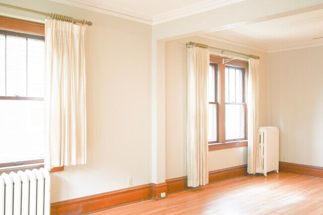 Building Photo - 1605 Charles Ave