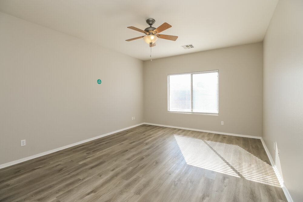 Building Photo - 1733 E Silversmith Trail