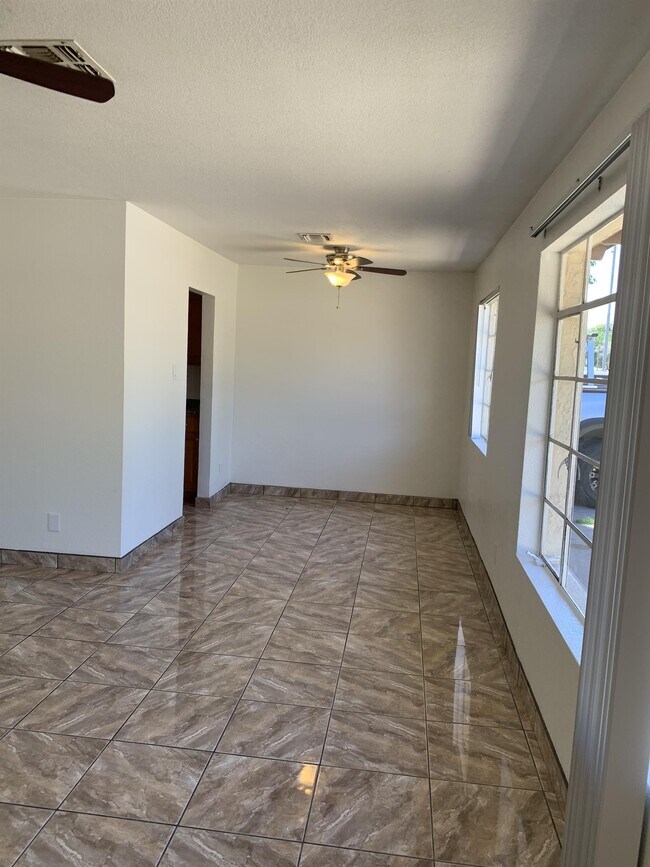 Building Photo - 3313 W Campbell Ave