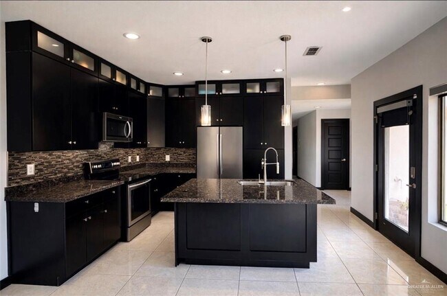 Building Photo - 11 N 47th St