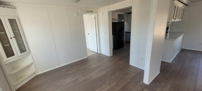 Building Photo - 120 Linda Sue Ln