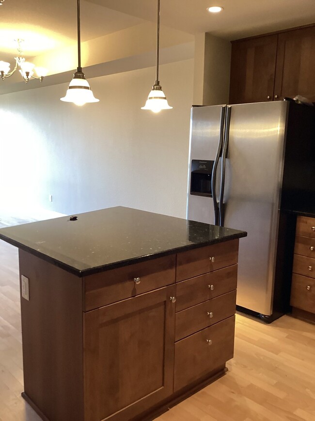 Building Photo - Modern 2 Bed, 2 Bath Condo in Littleton, C...