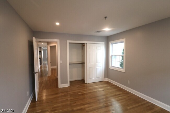 Building Photo - 22 St Francis St