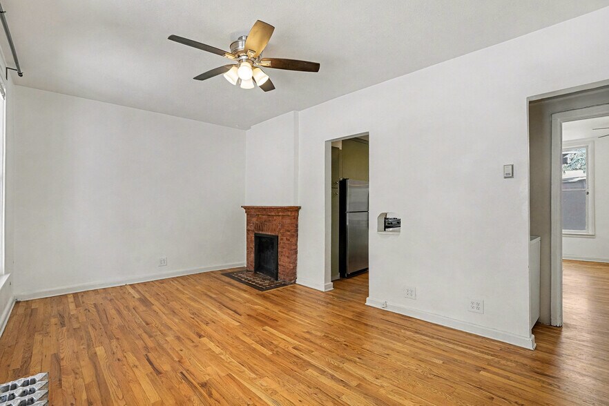 Building Photo - 2122 Hooker St