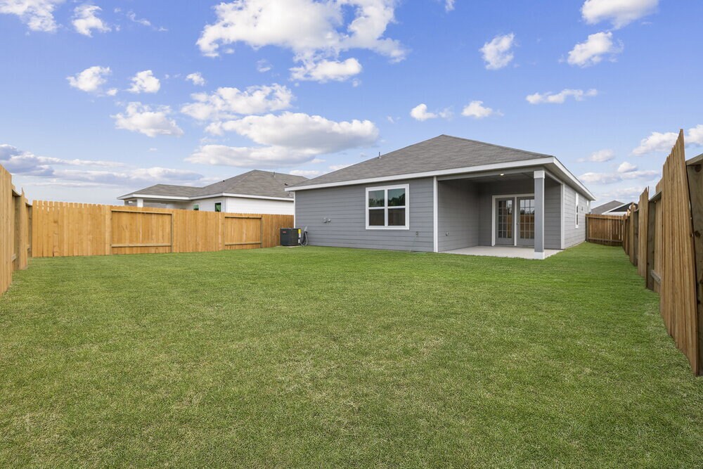 Building Photo - 15647 Plum Brk Dr