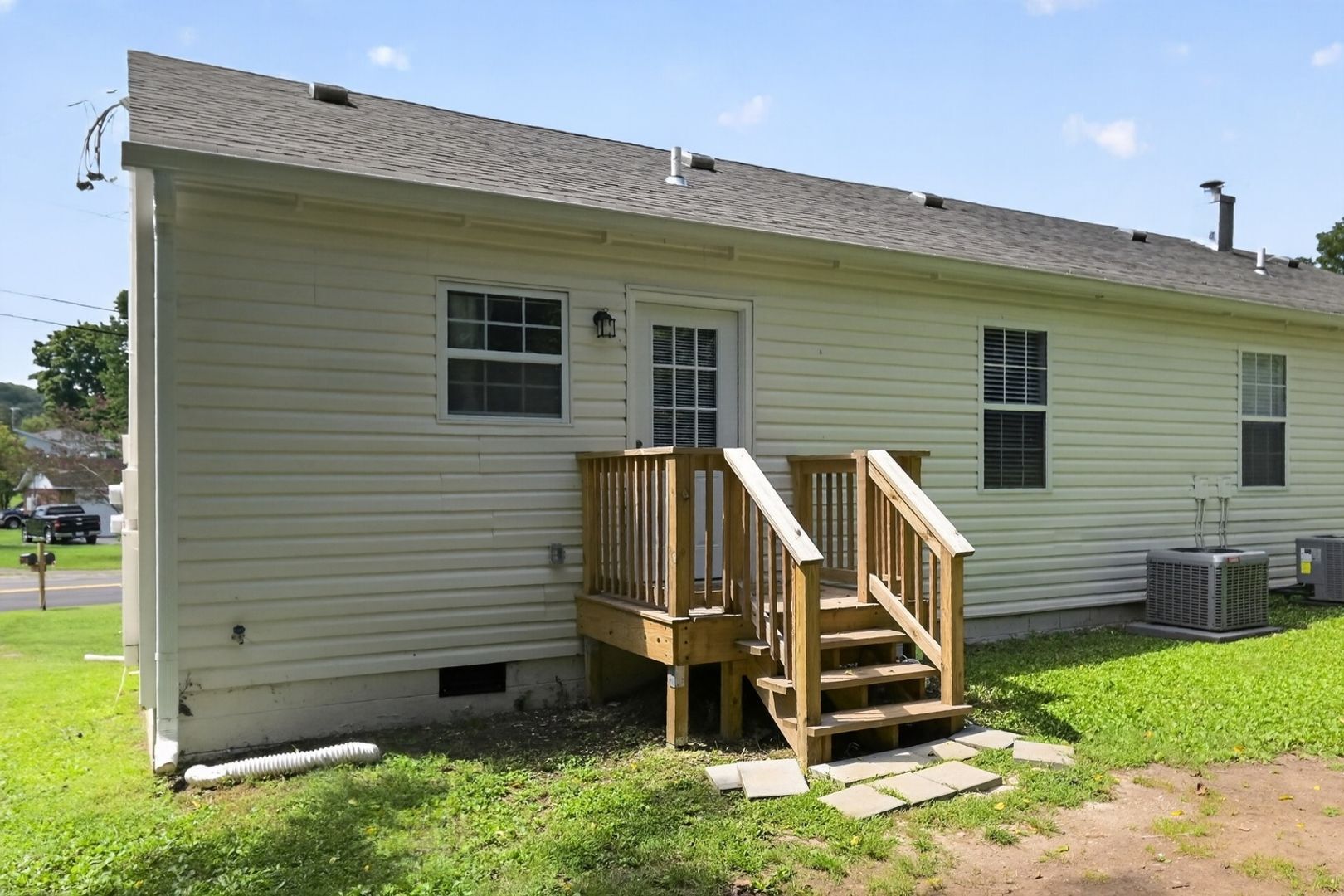 Building Photo - 176 Robertsville Rd