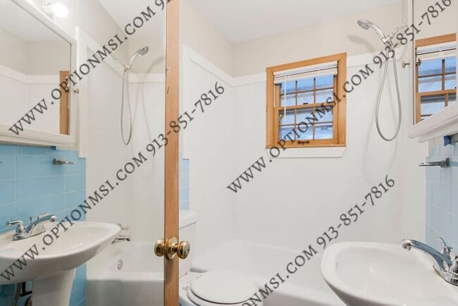 Building Photo - Close to downtown OP!!! Includes Water, El...