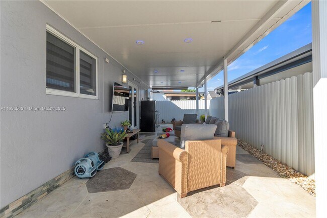 Building Photo - 3145 W 71st Pl