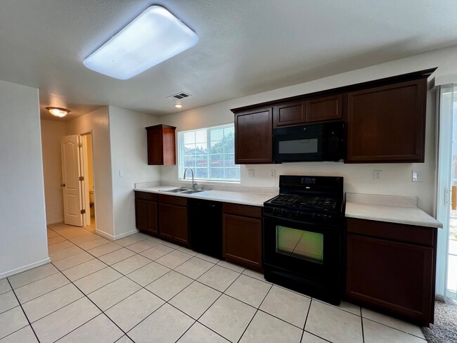 Building Photo - 1230 Sunup Dr