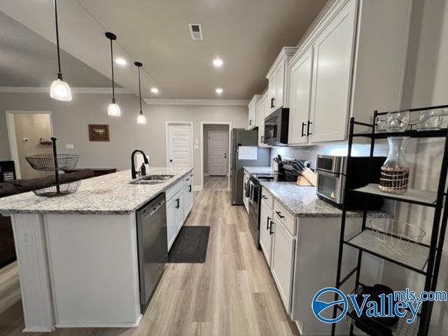 Building Photo - 136 Gardencove Cir