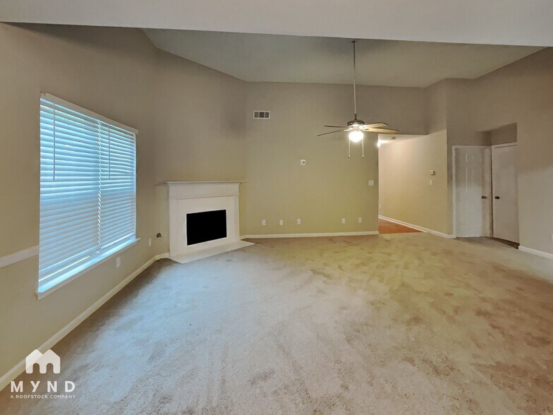 Building Photo - 2772 Live Oak Trail