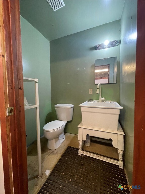 Building Photo - 1910 FM2673