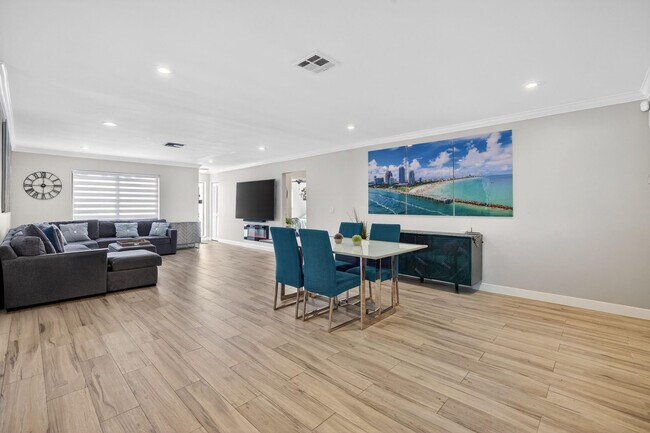 Building Photo - 407 SE 5th St