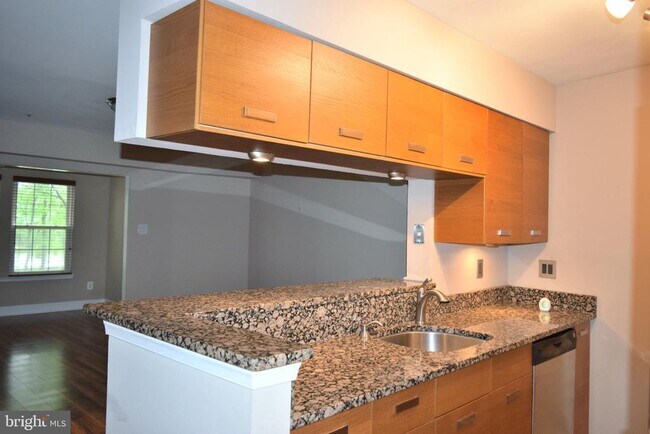 Building Photo - 3313 Wyndham Cir