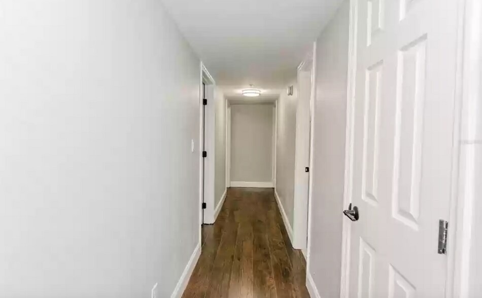 Hallway to Bedrooms - 813 Pinewood Ct
