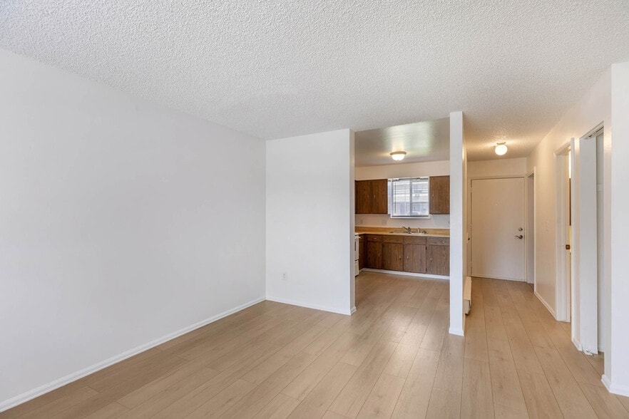 Building Photo - Parkside Apartments