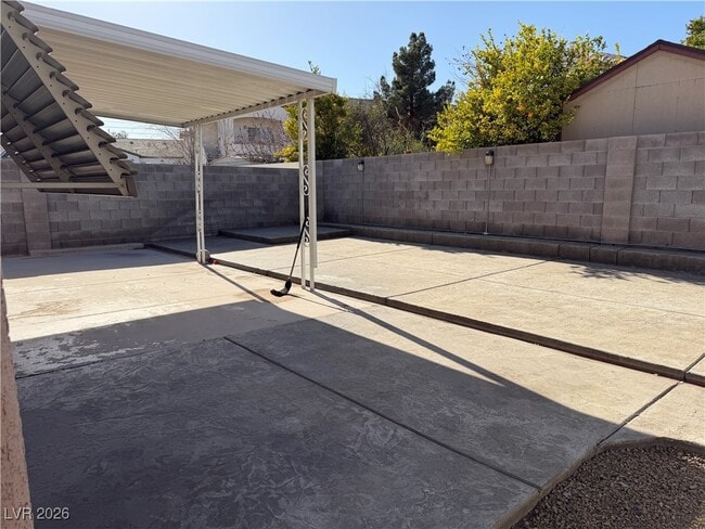 Building Photo - 2335 Bowstring Dr