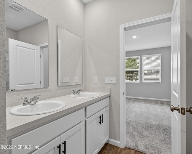 Building Photo - 14757 Cashew Ave