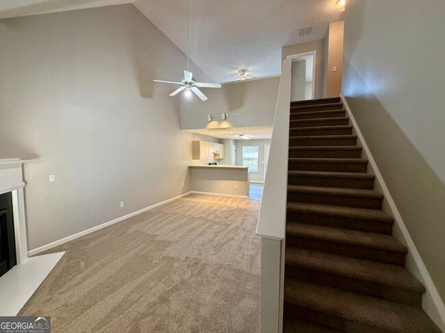 Building Photo - 15 Lakeside Cir