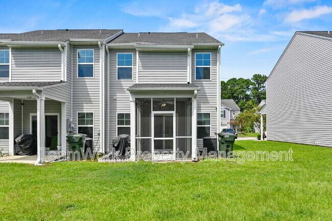 Building Photo - 526 Truman Dr