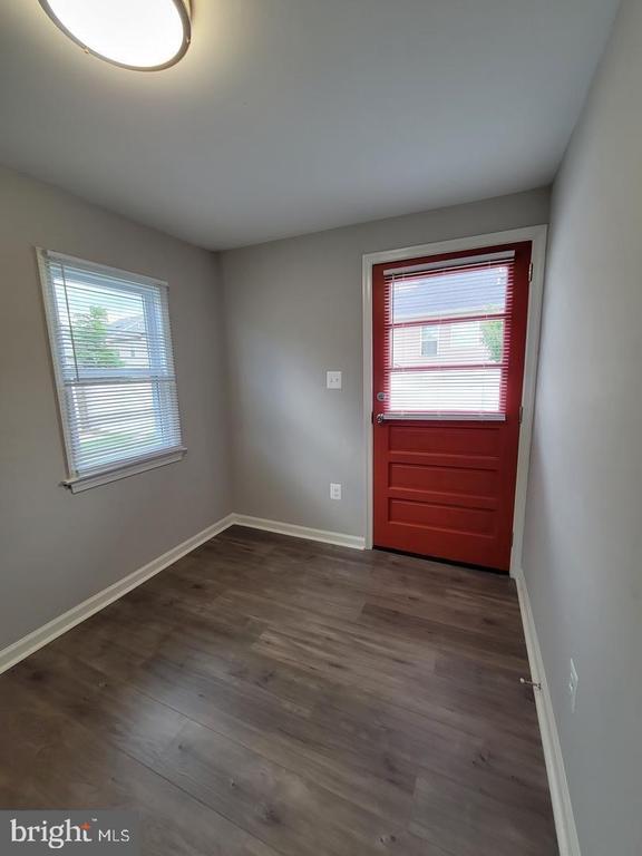 Building Photo - 9145 Old Scaggsville Rd