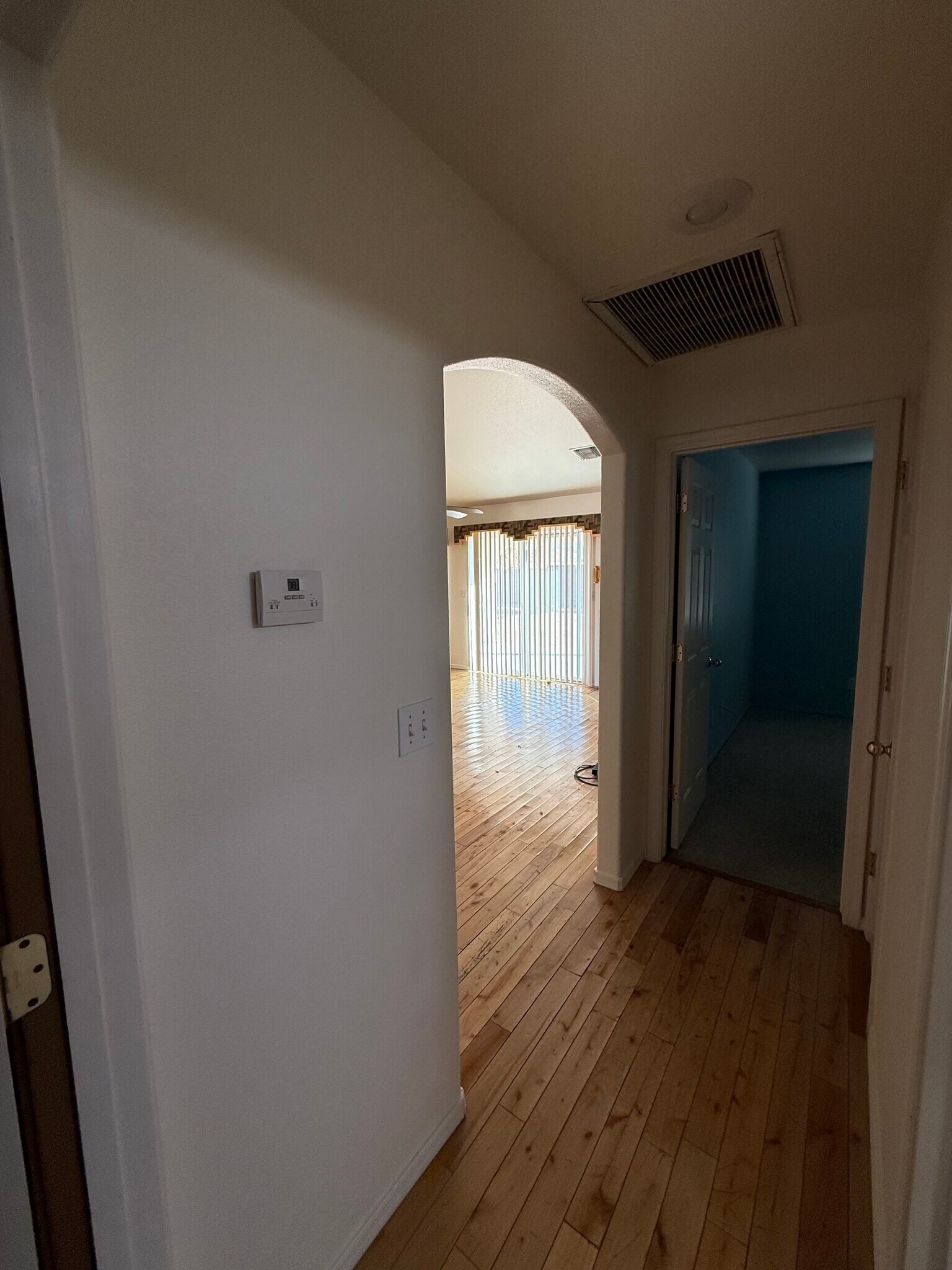 Building Photo - 2968 La Paloma Dr