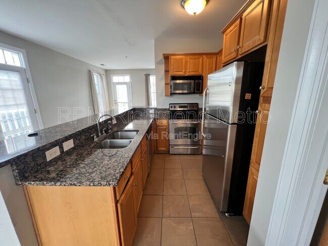 Building Photo - 215 N 18th St