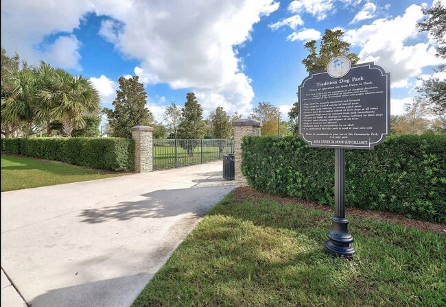 Building Photo - In the Heart of Tradition--3/2.5/2 Townhome!