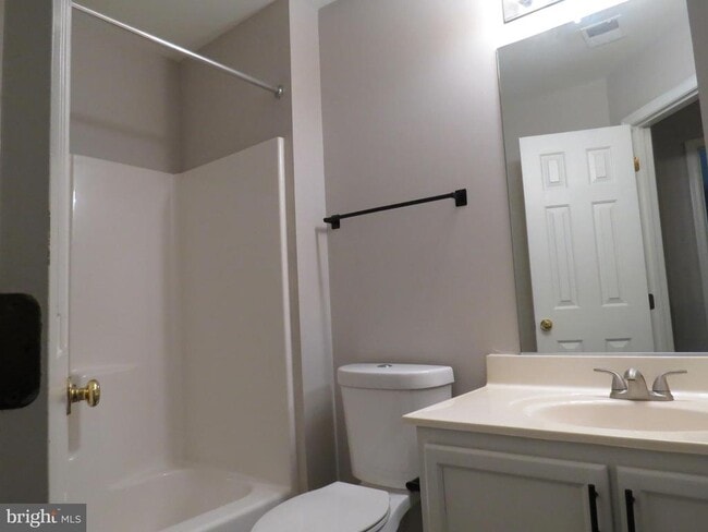 Building Photo - 16202 Ellipse Terrace