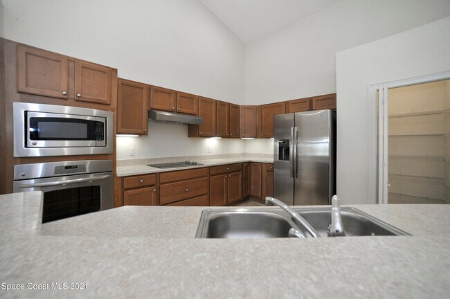 Building Photo - 117 Lancha Cir