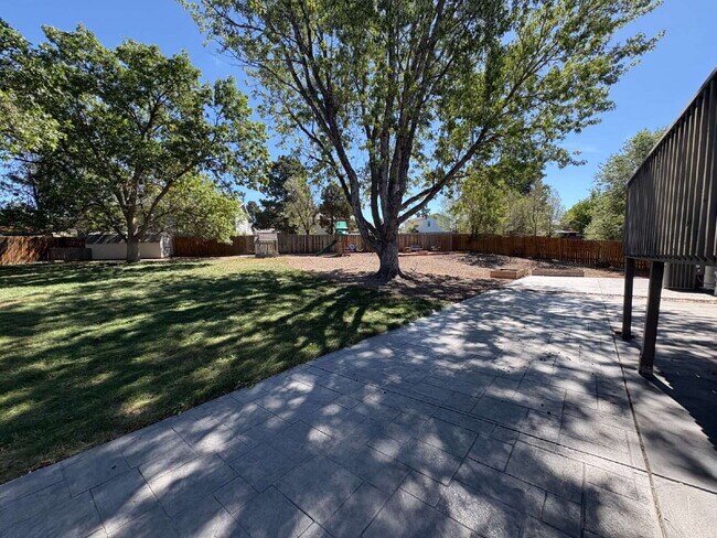 Building Photo - 1395 Hiawatha Dr