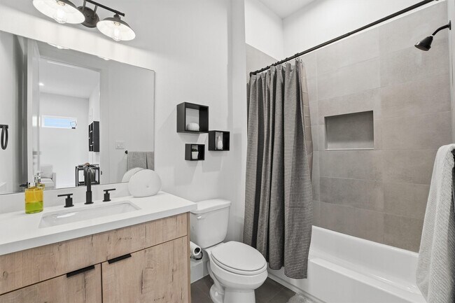 Building Photo - 6042 Cebra St