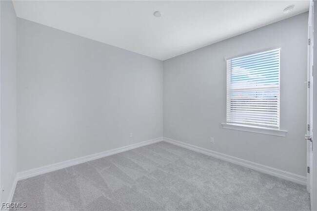 Building Photo - 514 Kamari Cv