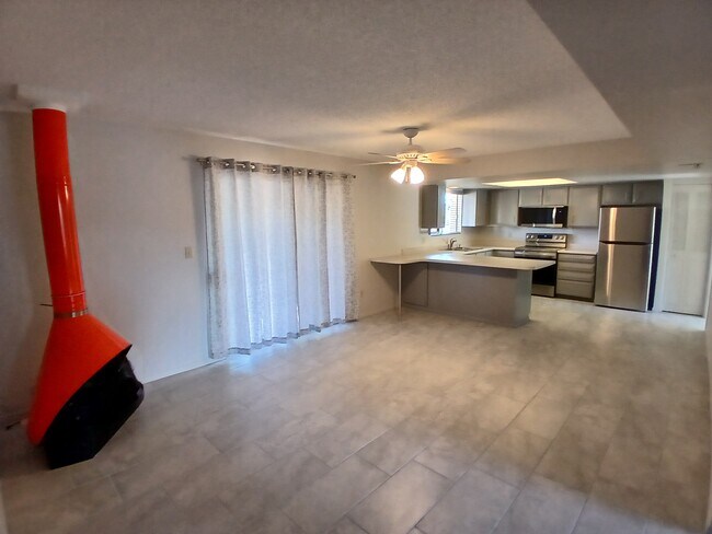 Building Photo - 3515 E Cortez St