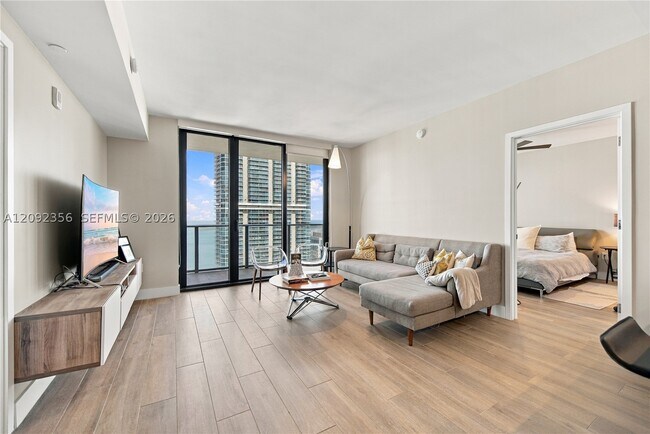 Building Photo - 1010 Brickell Ave