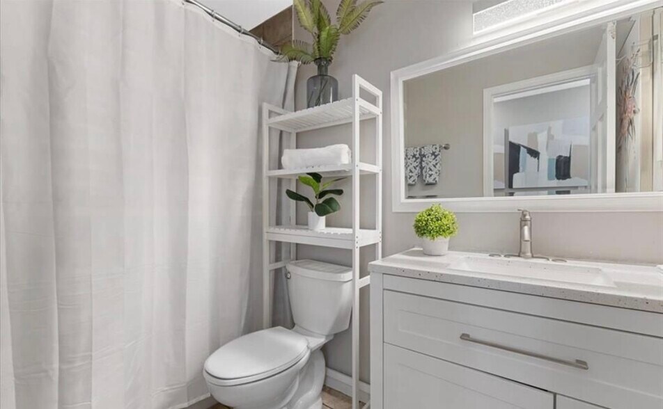 Building Photo - 3618 McRee Ave