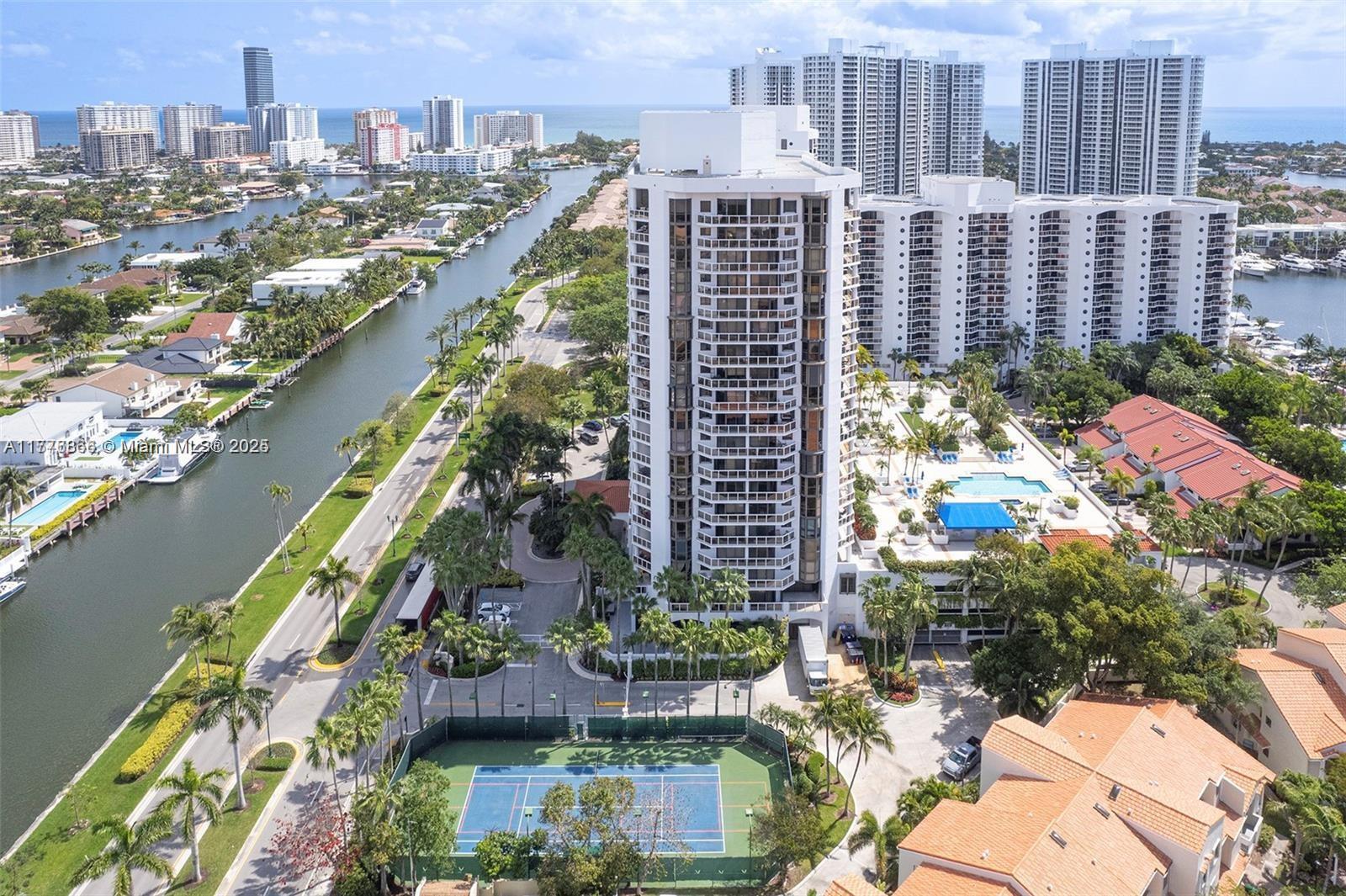 Building Photo - 3598 Yacht Club Dr