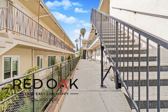 Building Photo - 1051 N Ogden Dr